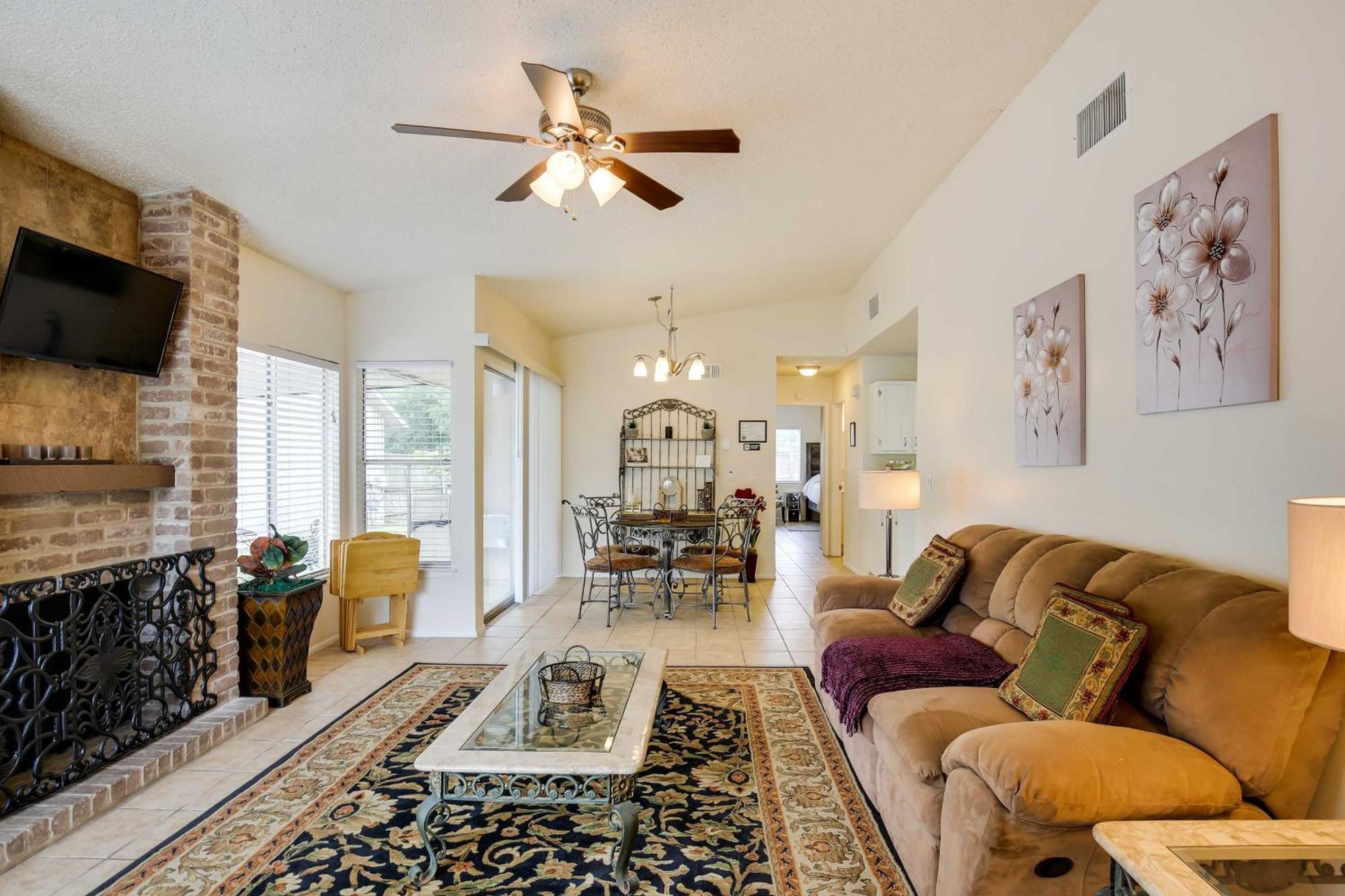Sunny San Antonio Home With Backyard And Patio! Exterior photo