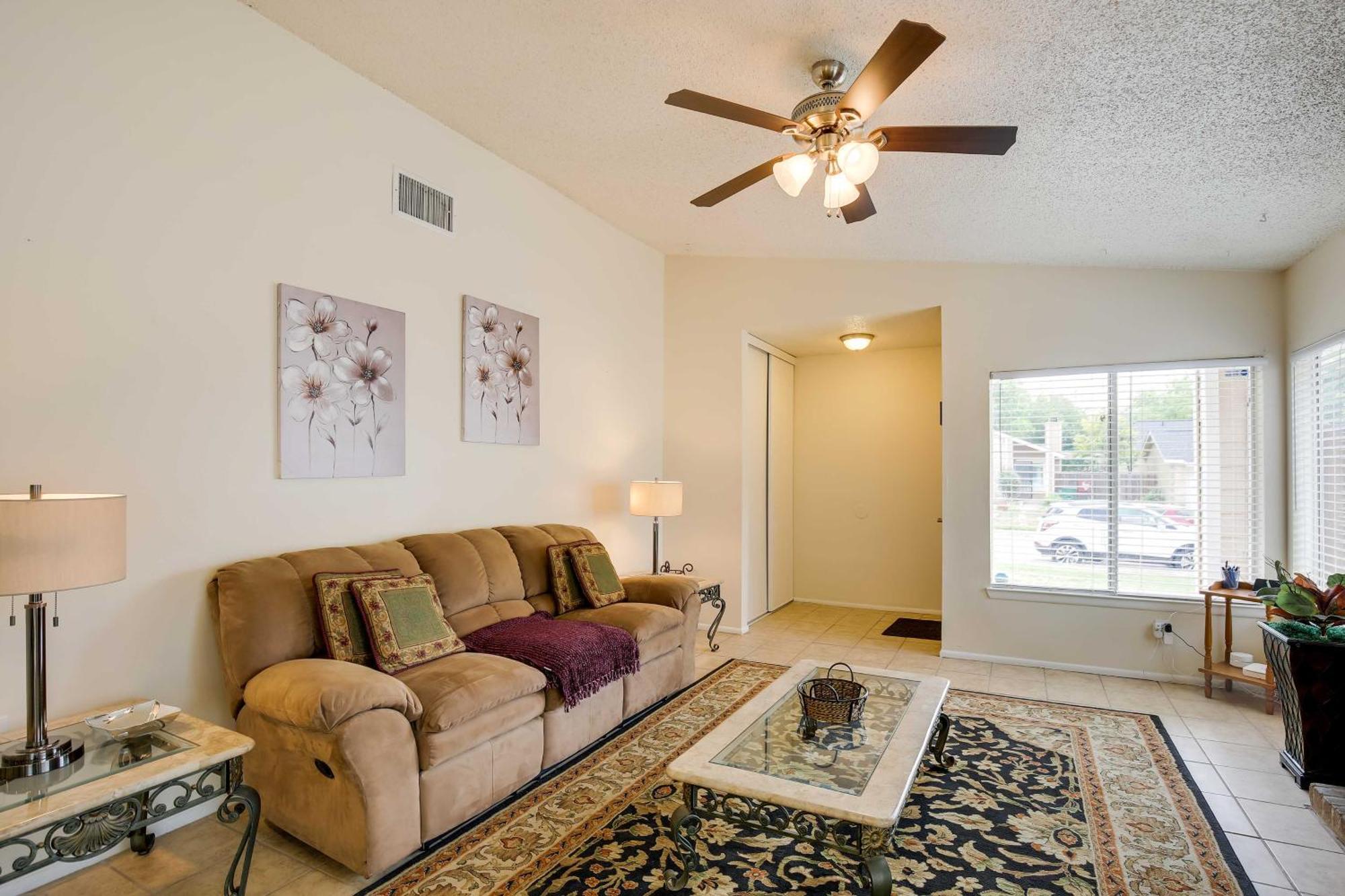 Sunny San Antonio Home With Backyard And Patio! Exterior photo