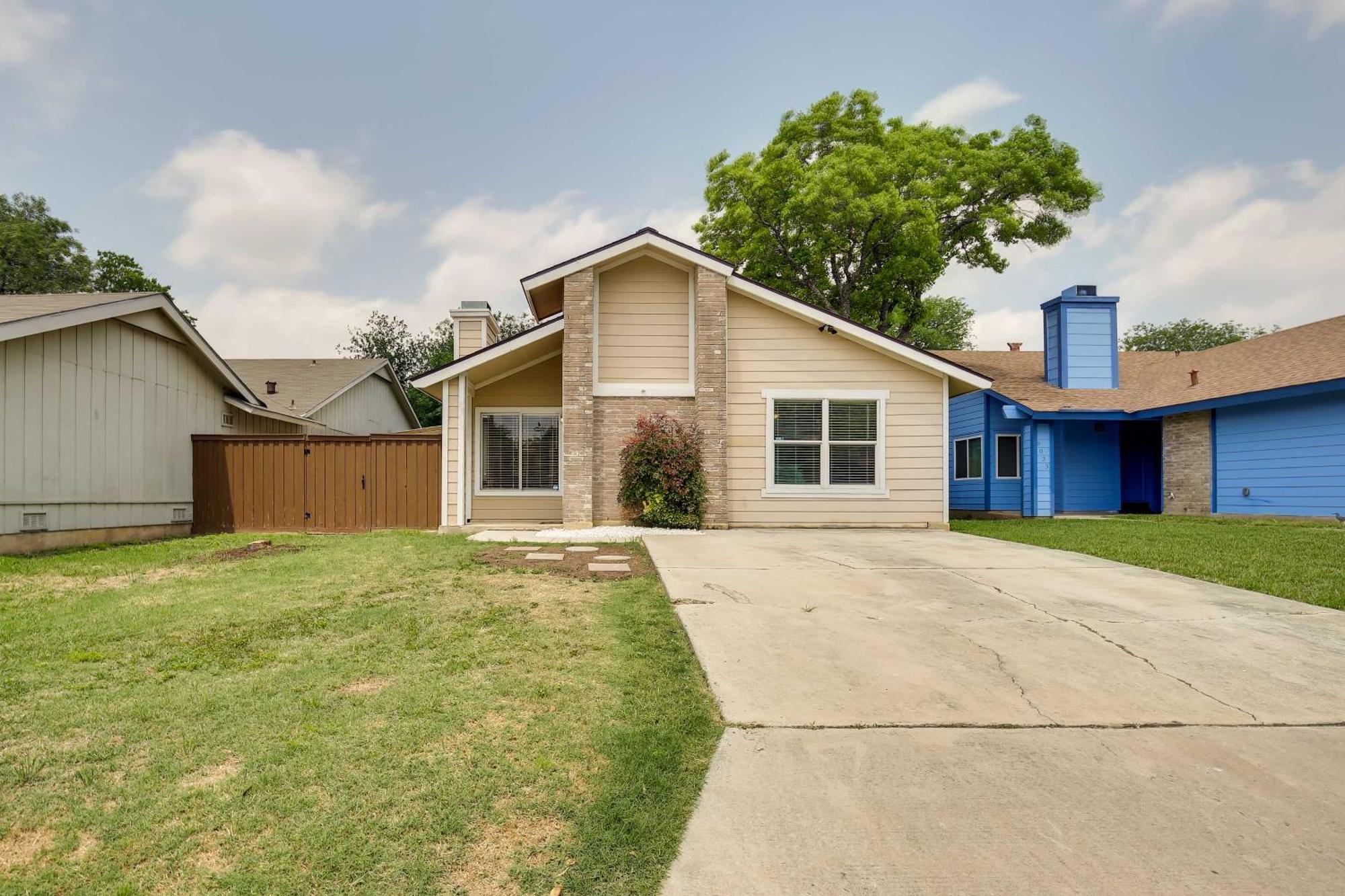 Sunny San Antonio Home With Backyard And Patio! Exterior photo